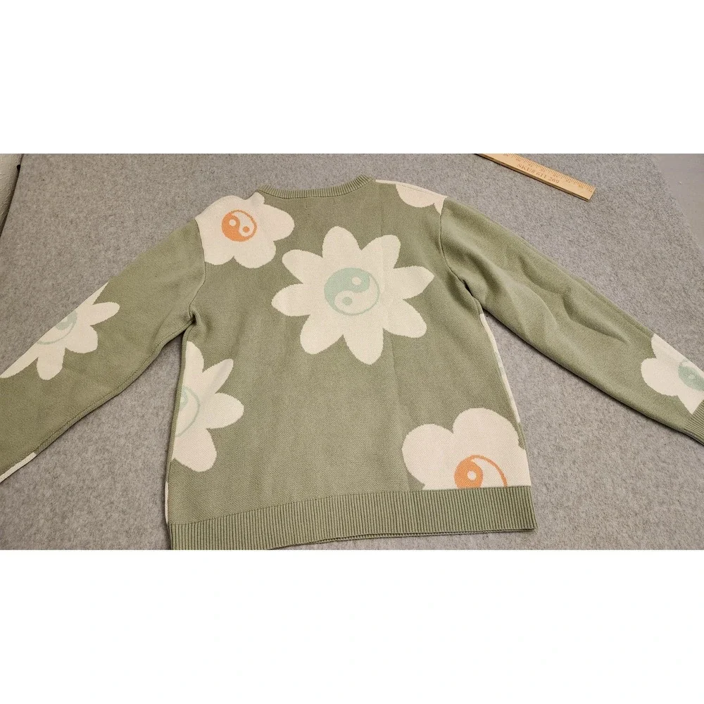 PacSun Sweater Mens‎ Small Sage Green Crewneck Knit Daisy Yin Yang Pullover